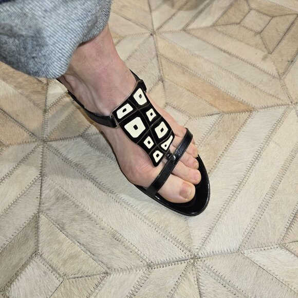 Donald pliner couture black and white strappy stiletto sandals - Picture 3 of 6